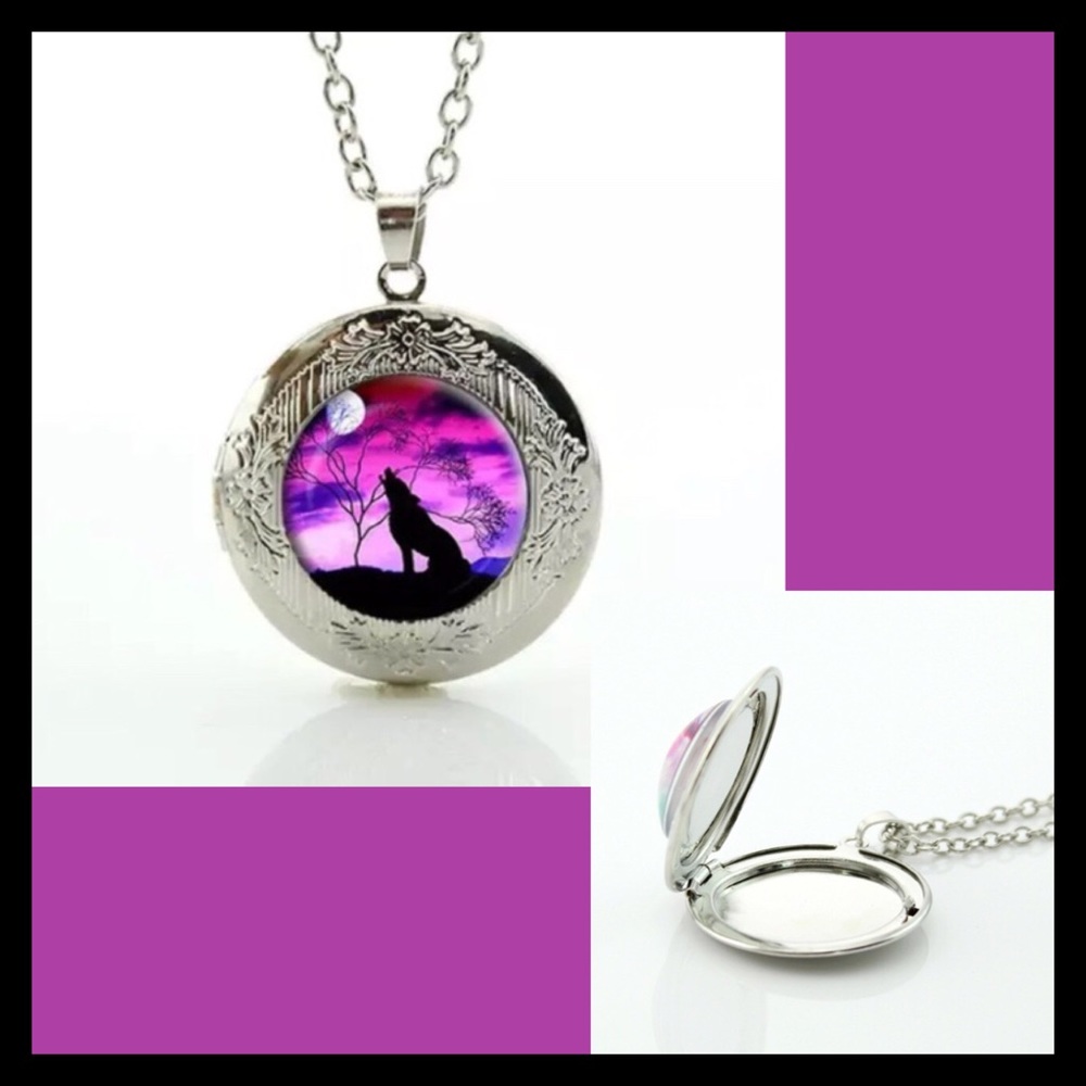 Howling Wolf 🐺 Locket Necklace